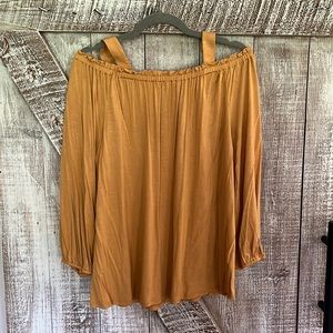 Loft top. Size large.